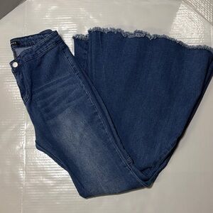 Banjul Dark Blue Extra Flared Frayed Jeans